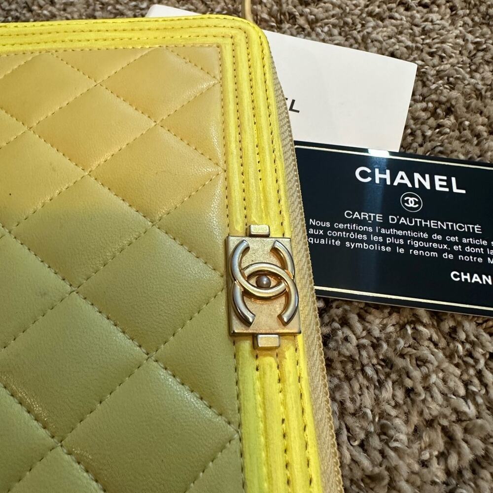 Chanel Yellow leather wallet, used - Picture 11 of 12